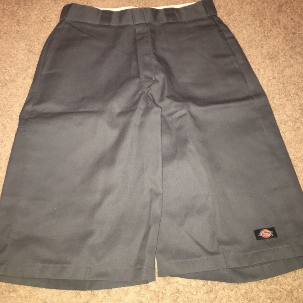 2 pairs men’s dickies shorts